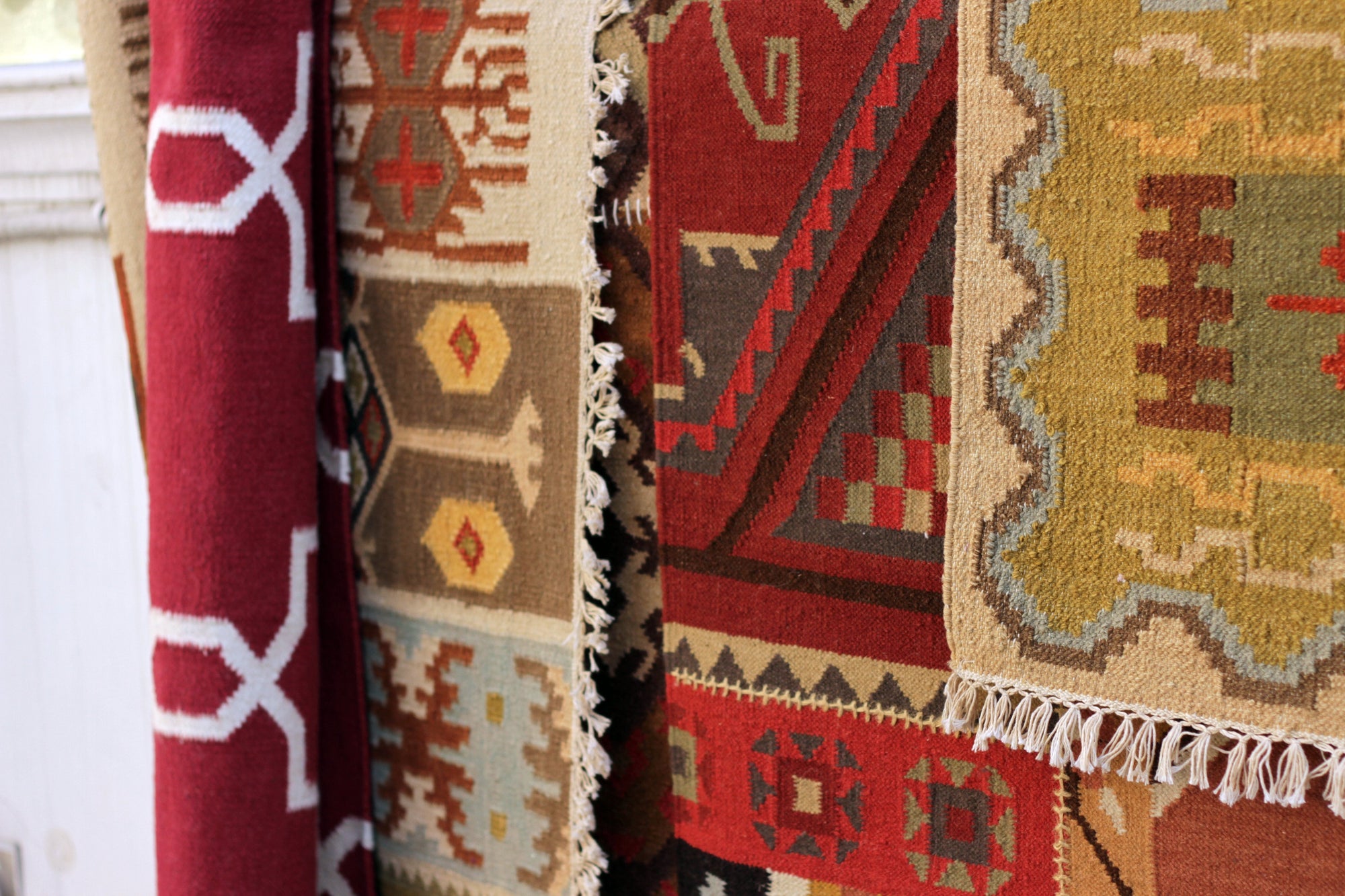 Handmade Carpets & Rugs Made in Bhadohi