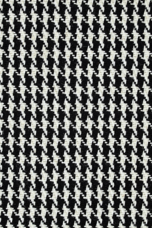 BLACK & WHITE BROADLOOM CARPET