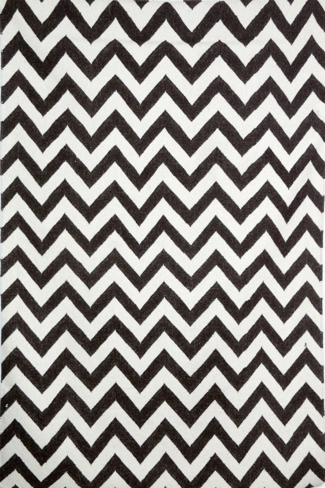 BLACK IVORY CHEVRON HAND WOVEN DHURRIE