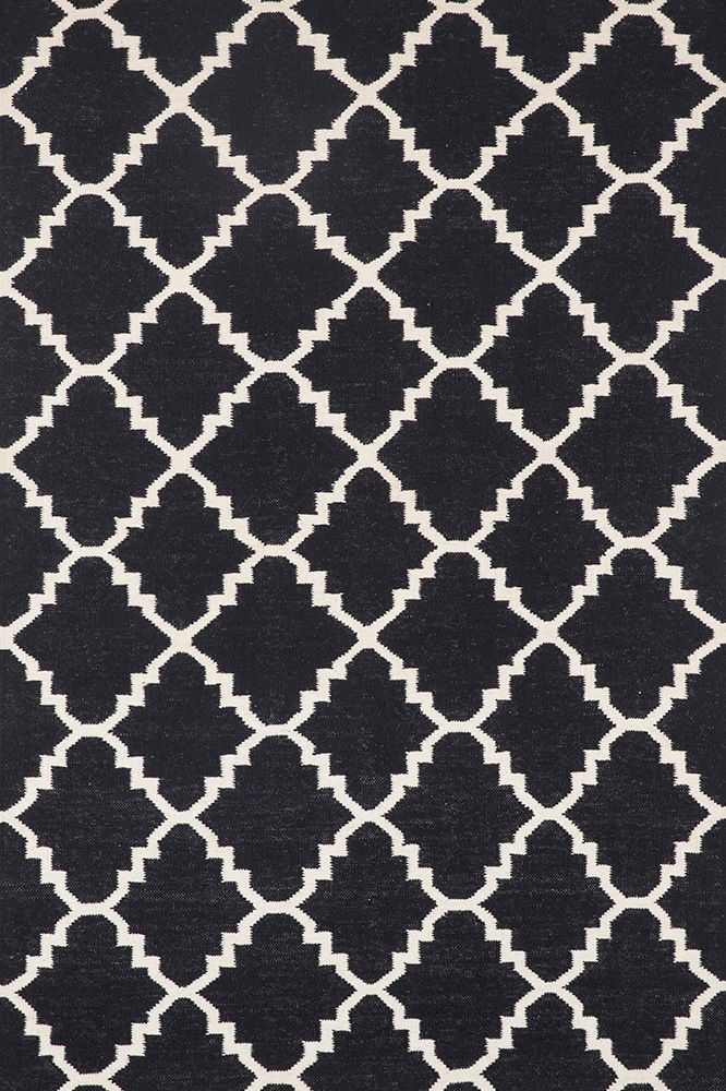 BLACK AND IVORY MOROCCAN HAND WOVEN DHURRIE