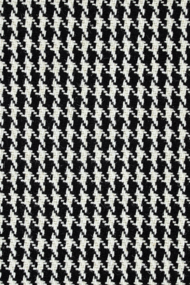 BLACK & WHITE BROADLOOM CARPET