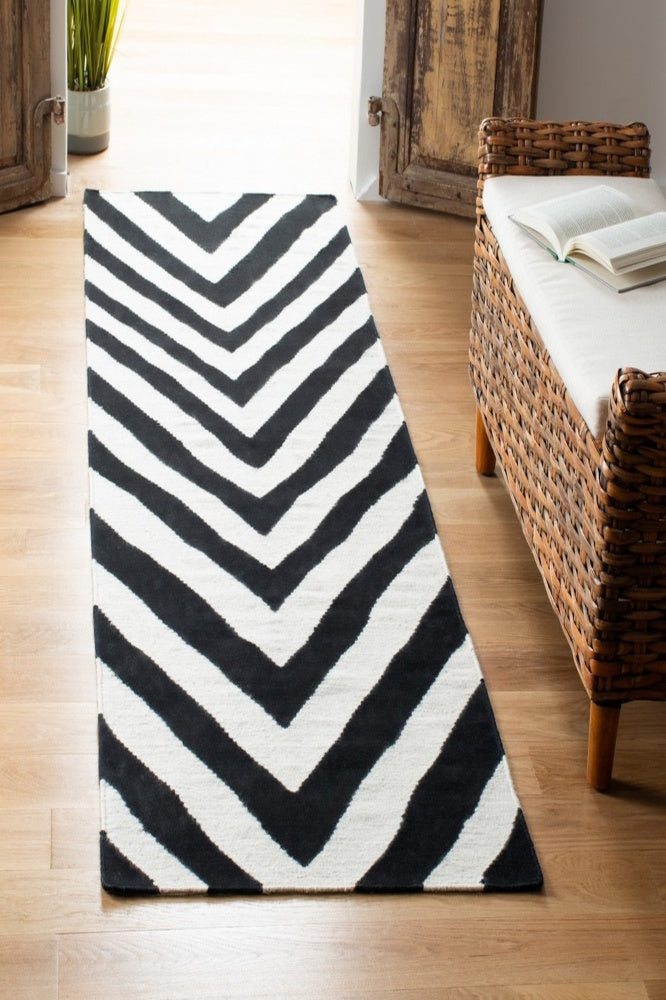 BLACK AND WHITE CHEVRON HAND WOVEN DHURRIE RUNNER