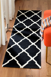 BLACK AND WHITE TRELLIS HAND WOVEN DHURRIE by Imperial Knots - Image 2