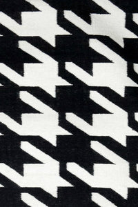 BLACK AND WHITE HOUNDSTOOTH HAND WOVEN DHURRIE by Imperial Knots - Image 3