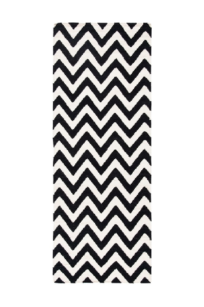 BLACK AND IVORY CHEVRON HAND WOVEN DHURRIE