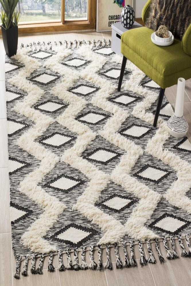 IVORY AND BLACK KILIM HAND WOVEN DHURRIE by Imperial Knots - Image 2