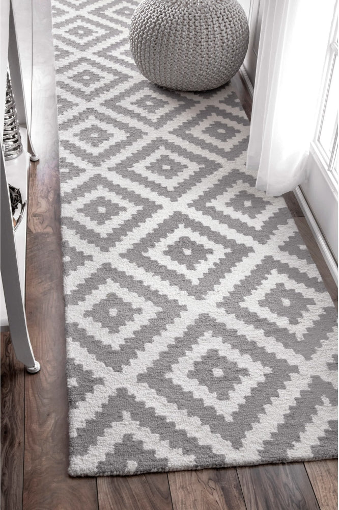 GREY AND WHITE GEOMETRIC HAND TUFTED RUNNER