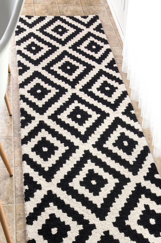 BLACK AND WHITE GEOMETRIC HAND TUFTED RUNNER