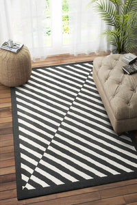 BLACK AND WHITE GEOMETRIC HAND TUFTED CARPET by Imperial Knots - Image 2