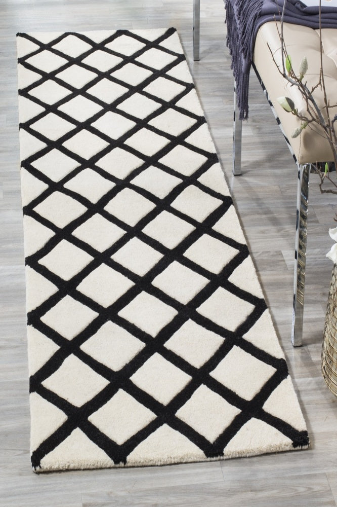 IVORY AND BLACK GEOMETRIC HAND TUFTED RUNNER