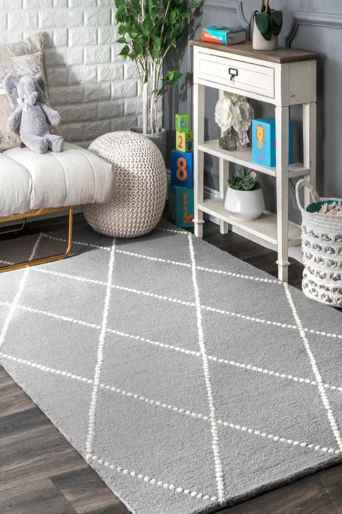 GREY AND WHITE GEOMETRIC HAND TUFTED CARPET