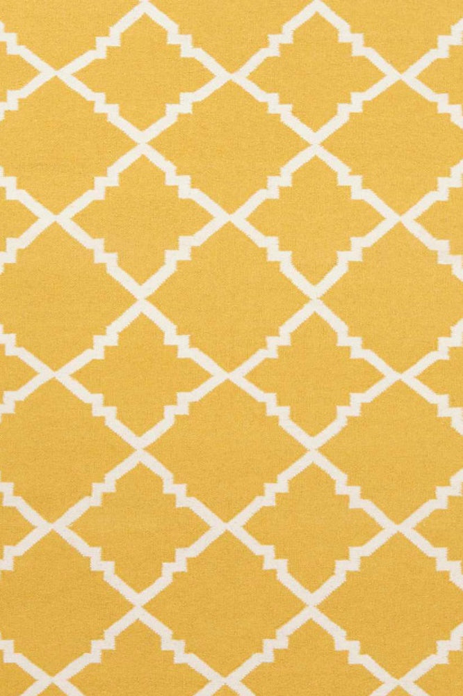 YELLOW AND WHITE MOROCCAN HAND WOVEN DHURRIE