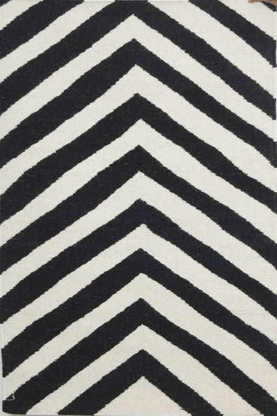 BLACK AND WHITE CHEVRON HAND WOVEN DHURRIE