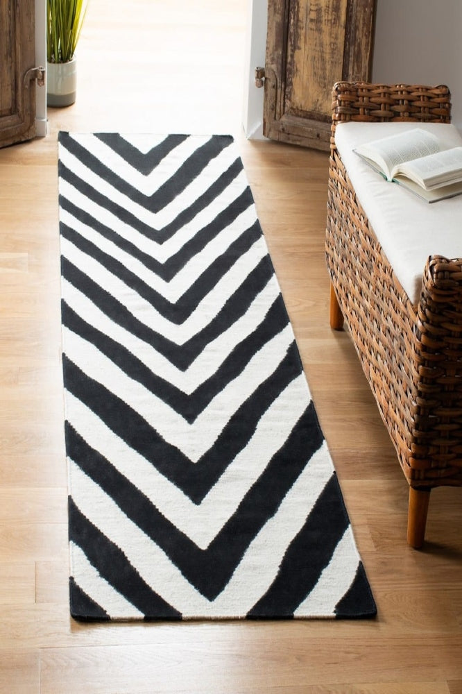 BLACK AND WHITE CHEVRON HAND WOVEN DHURRIE - Imperial Knots