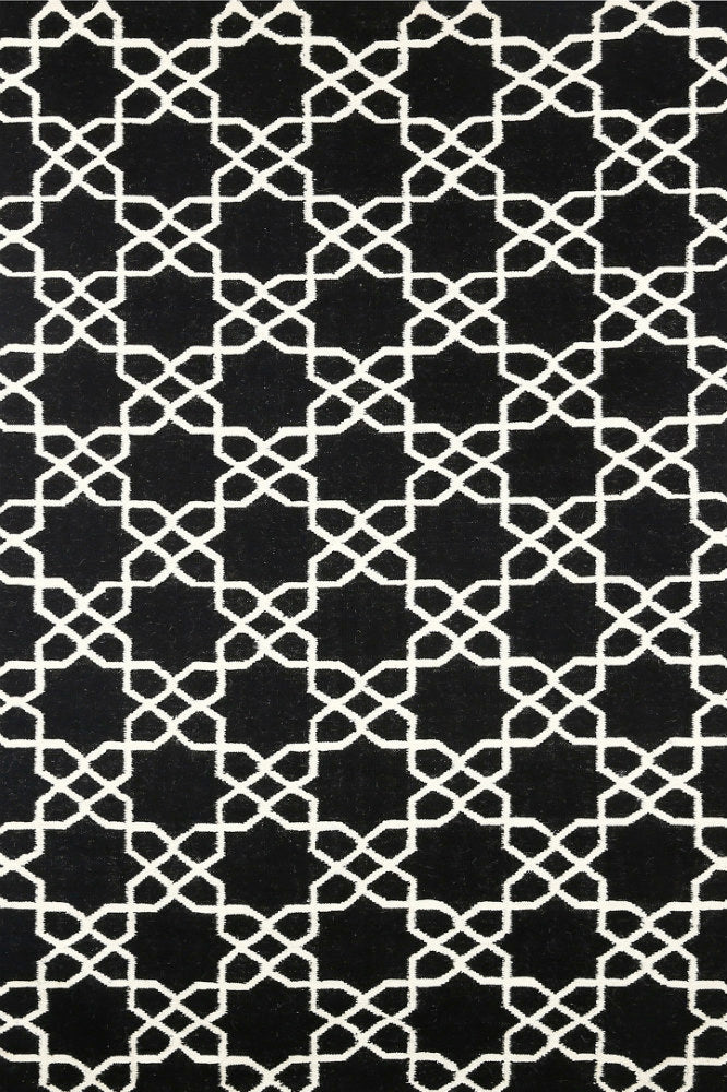 BLACK AND WHITE TRELLIS HAND WOVEN DHURRIE