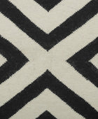 BLACK AND WHITE ZIG ZAG HAND WOVEN DHURRIE