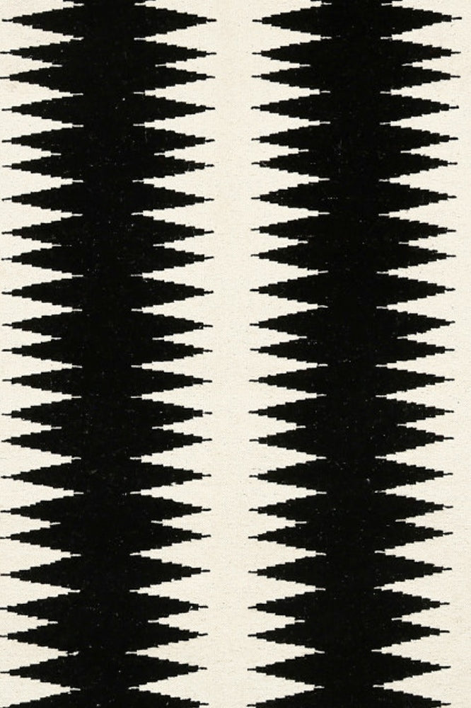 BLACK AND WHITE AZTEC HAND WOVEN DHURRIE