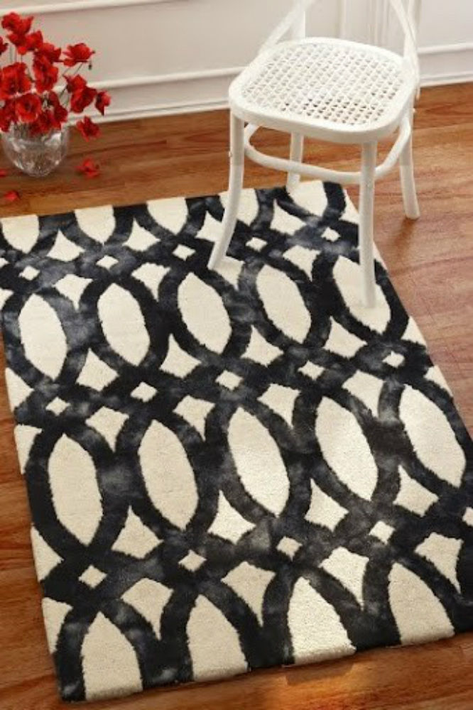 BLACK AND WHITE LOOPS DIP DYED HAND TUFTED CARPET