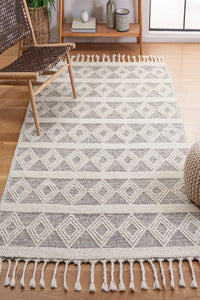 IVORY AND BLACK KILIM HAND WOVEN DHURRIE by Imperial Knots - Image 2