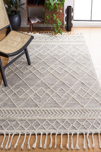 IVORY AND BLACK KILIM HAND WOVEN DHURRIE by Imperial Knots - Image 2