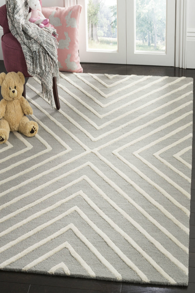 GREY AND IVORY GEOMETRIC HAND TUFTED CARPET