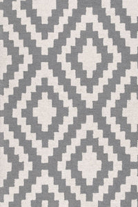 GREY GEOMETRIC HAND TUFTED CARPET by Imperial Knots - Image 2